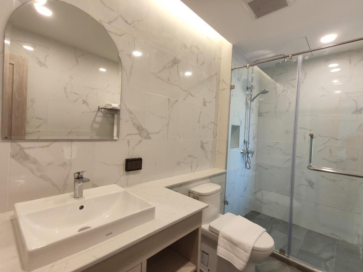 Nappiness Hotel - Sha Extraplus Bangkok Kültér fotó